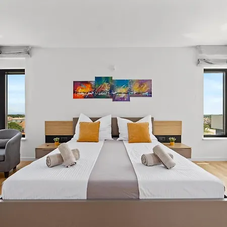 Vila Val Di Bora - Moderne 4 Sterne Ferienvilla Mit Pool, Meerblick, Grill