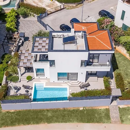 Val Di Bora - Moderne 4 Sterne Ferienvilla Mit Pool, Meerblick, Grill Vila Liznjan