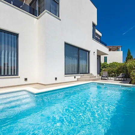 Val Di Bora - Moderne 4 Sterne Ferienvilla Mit Pool, Meerblick, Grill Villa *