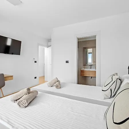 Val Di Bora - Moderne 4 Sterne Ferienvilla Mit Pool, Meerblick, Grill Ližnjan