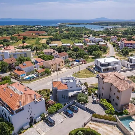 Val Di Bora - Moderne 4 Sterne Ferienvilla Mit Pool, Meerblick, Grill Ližnjan